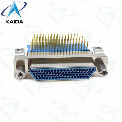 Les connecteurs micro-D de type Elbow PCB MIL-DTL-83513 sont branchés avec le connecteur 83513