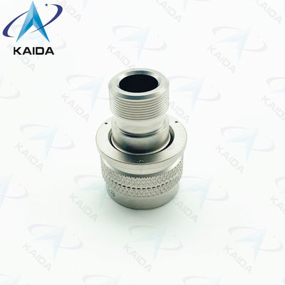 Le connecteur est conforme à la norme RoHS et est équipé d'un connecteur de coque de type M85049 69-09N.