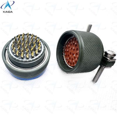 Le connecteur miniature à coque en cadmium vert d'olive MIL-DTL-26482 série I pour l'armée et l'aérospatiale MS3116F18-32PN, prise avec pince à câbles.