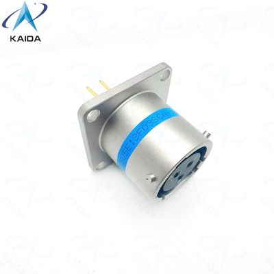 Réceptacle à bride carrée MIL-DTL-38999 Série Ⅰ avec contacts en alliage de cuivre pour applications industrielles. MS27505E13F03SCA。Réceptacle à bride carrée avec contacts PCB